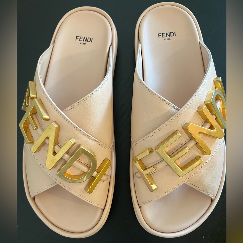 FENDI Vitello Fendigraphy Logo CrissCross Platform Slide Sandal Pink Gold Sz39.5 - Picture 2 of 11